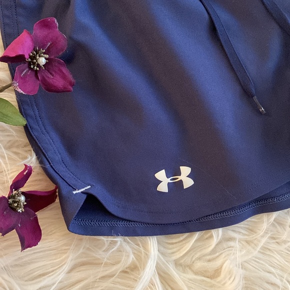 UNDER ARMOUR shorts - Picture 3 of 9